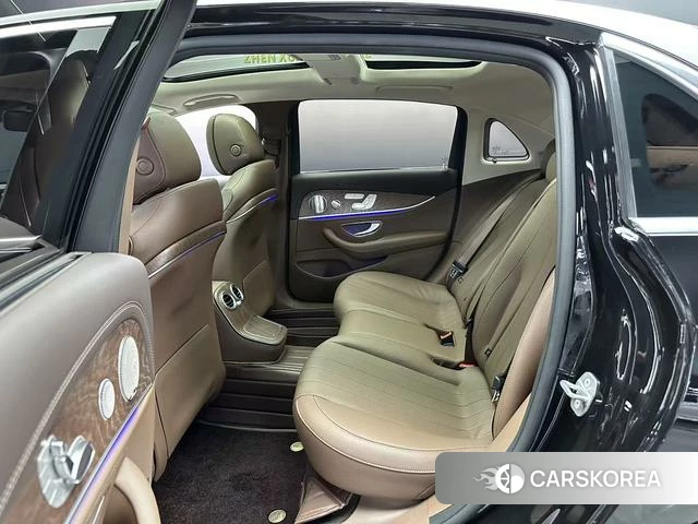 Mercedes-Benz E-class 2022 Черный из Китая, фото 2