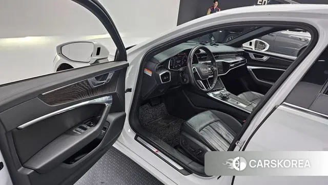 Audi A6 (C8) 2021 Белый из Кореи, фото 2