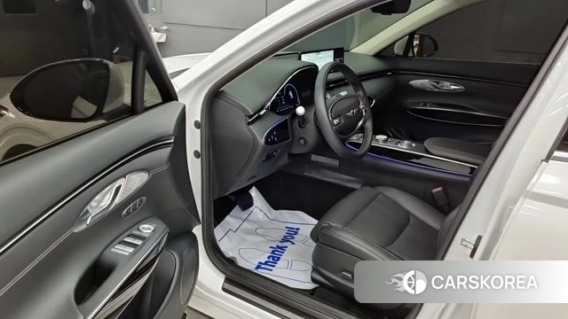 Genesis GV70 2023 Белый из Кореи, фото 2