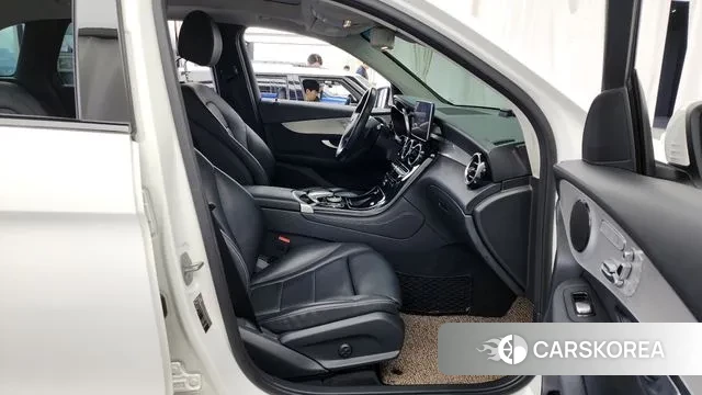 Mercedes-Benz GLC-Class X253 2019 Белый из Кореи, фото 2