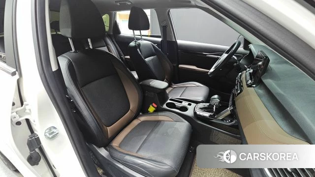 Kia Seltos 2022 Белый из Кореи, фото 2