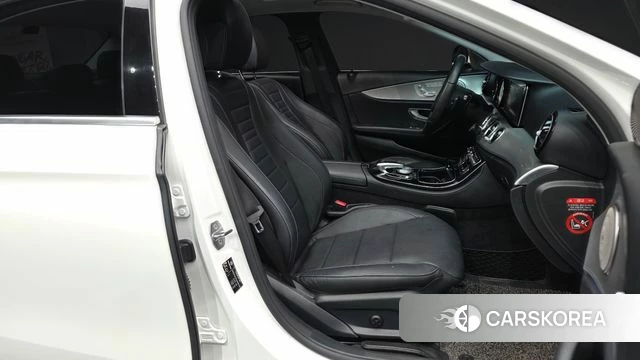 Mercedes-Benz E-Class W213 2018 Белый из Кореи, фото 2