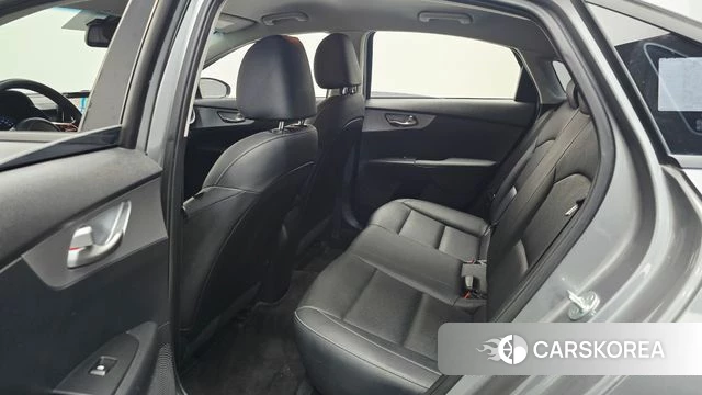 Kia The New K3 2nd generation 2021 Серебряный из Кореи, фото 2