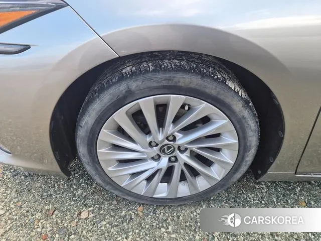 Lexus ES300h 7th generation 2019 Серый из Кореи, фото 2