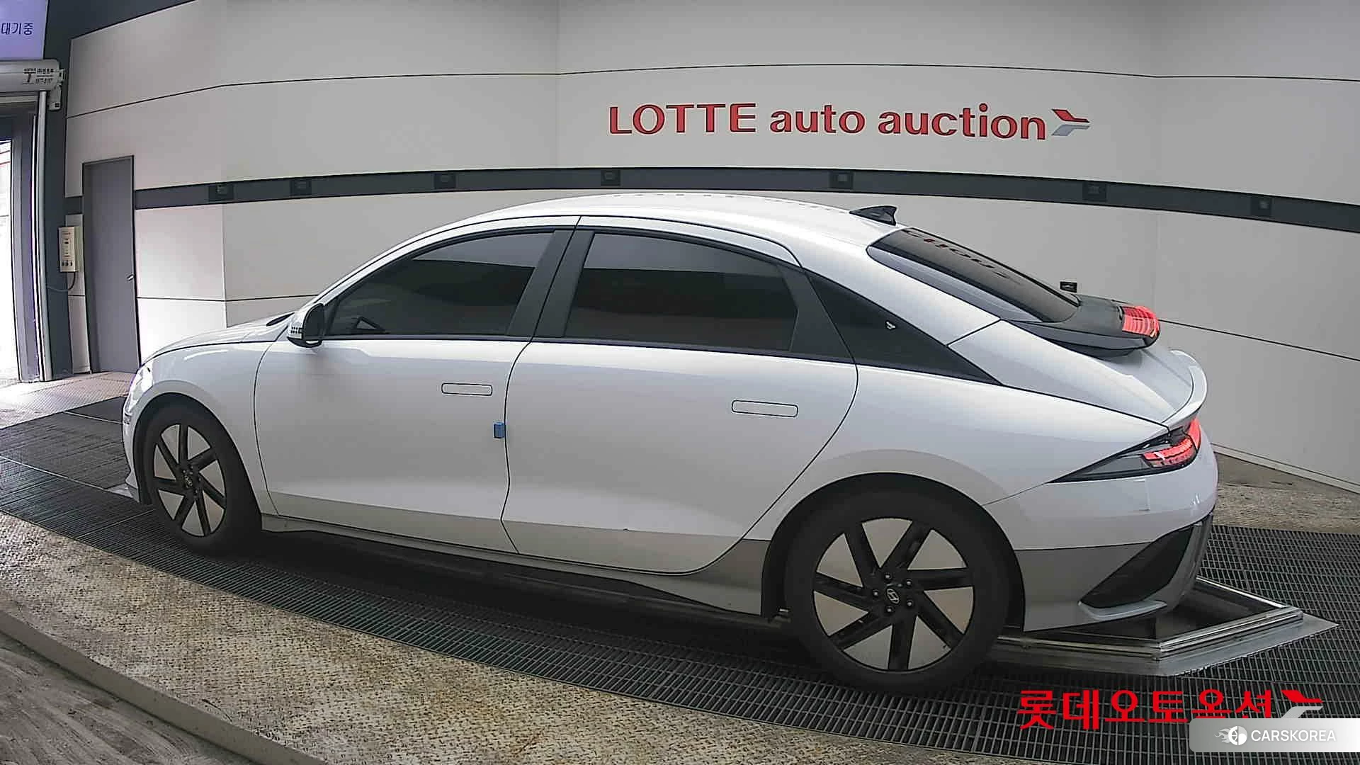 Hyundai IONIQ 6 2023 Serenity White Pearl (Optional addition) из Кореи, фото 2