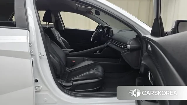 Hyundai Avante Hybrid (CN7) 2021 Белый из Кореи, фото 2