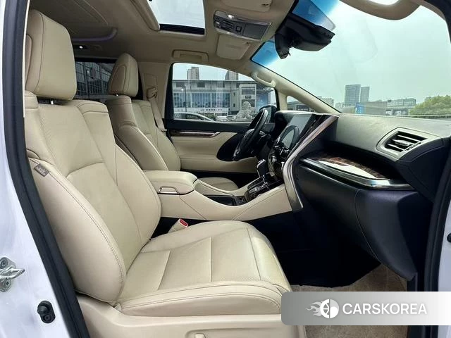 Toyota Elfa 2023 Белый из Китая, фото 2