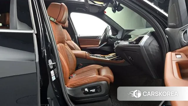 BMW X7 (G07) 2023 Черный из Кореи, фото 2