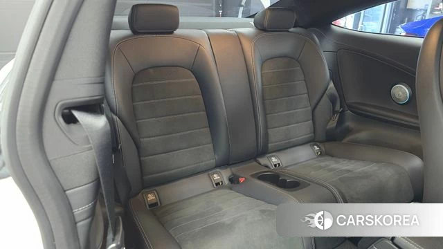 Mercedes-Benz C-Class W205 2023 Белый из Кореи, фото 2