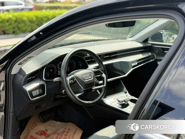 Audi A6 (import) 2020 Черный из Китая, фото 2