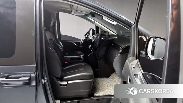 Hyundai Staria 2022 Серый из Кореи, фото 2