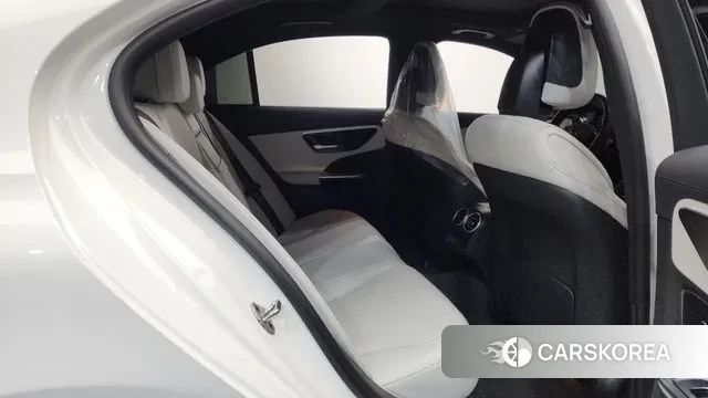 Mercedes-Benz C-Class W206 2022 Белый из Кореи, фото 2