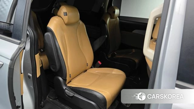 Kia Carnival 4th generation 2021 Серебряный из Кореи, фото 2