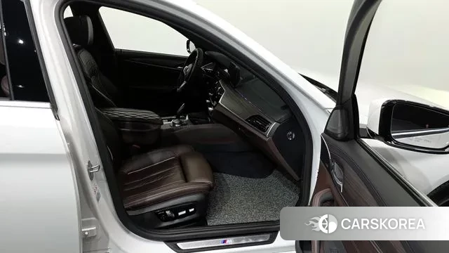 BMW 5 Series (G30) 2020 Белый из Кореи, фото 2