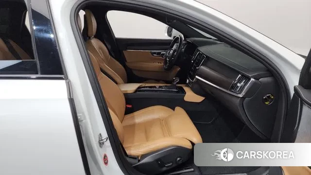 Volvo V90 Cross-Country 2018 Белый из Кореи, фото 2