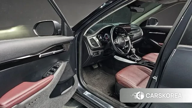 Kia Seltos 2021 Серый из Кореи, фото 2