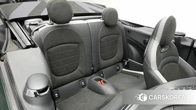 Mini Cooper S Convertible 2023 Зеленый из Кореи, фото 2