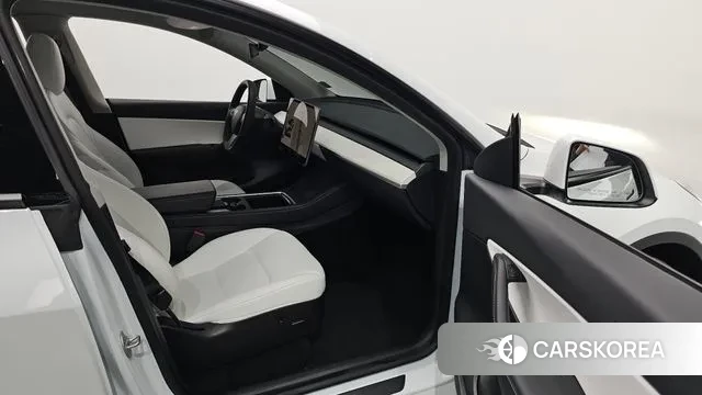 Tesla Model Y 2022 Белый из Кореи, фото 2