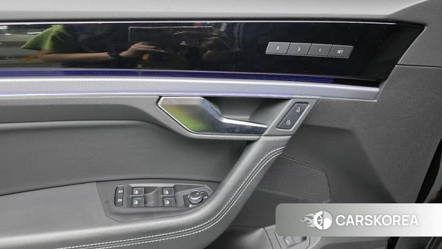 Volkswagen Touareg 3rd generation 2021 Черный из Кореи, фото 2