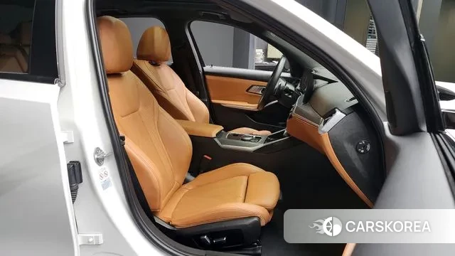 BMW 3 Series (G20) 2023 Белый из Кореи, фото 2