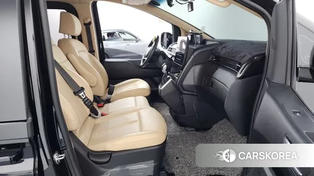 Hyundai Staria 2024 Черный из Кореи, фото 2