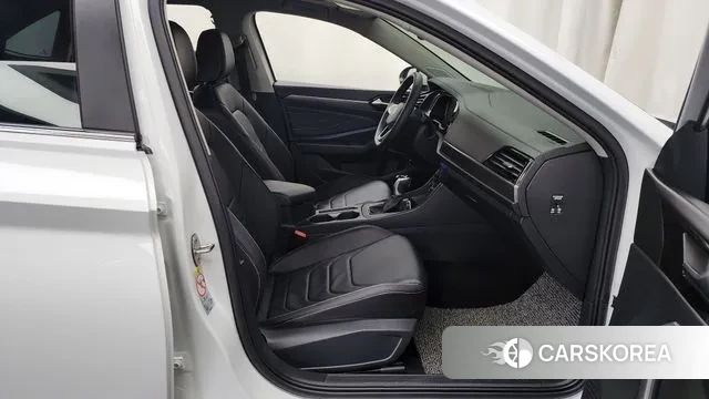 Volkswagen 7th Generation of Jetta 2023 Белый из Кореи, фото 2