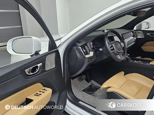 Volvo XC60 second Generation 2020 Белый из Кореи, фото 2