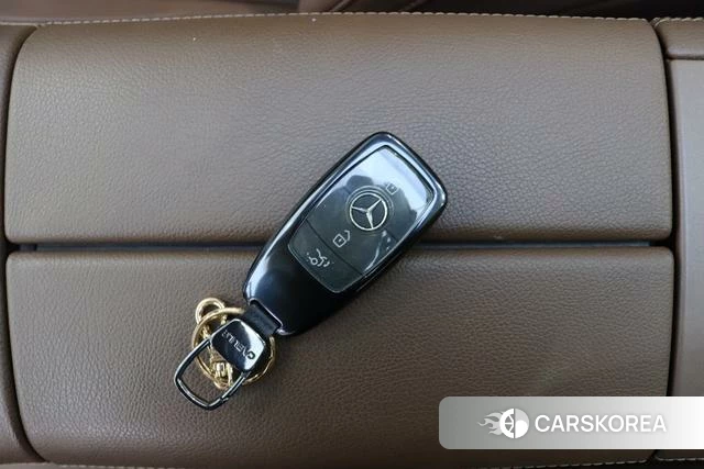 Mercedes-Benz GLE (import) 2024 Черный из Китая, фото 2