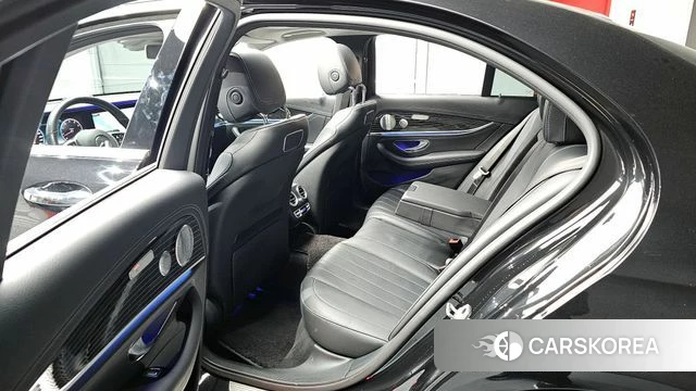 Mercedes-Benz E-Class W213 2019 Черный из Кореи, фото 2