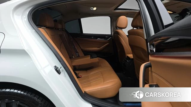 BMW 5 Series (G30) 2020 Белый из Кореи, фото 2