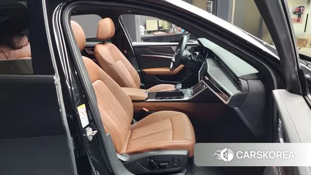 Audi A6 (C8) 2022 Черный из Кореи, фото 2