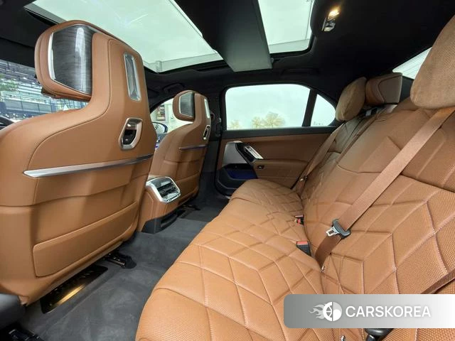 BMW i7 2025 Черный из Китая, фото 2