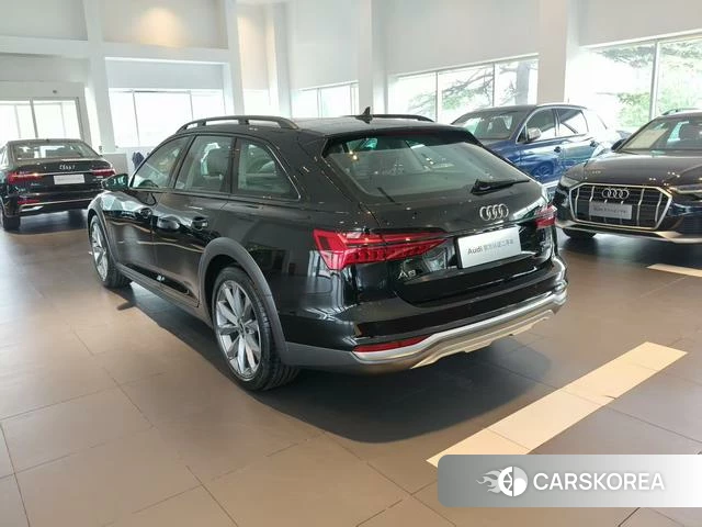 Audi A6 (import) 2025 Черный из Китая, фото 2