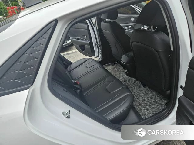 Hyundai The New Avante (CN7) 2023 Белый из Кореи, фото 2