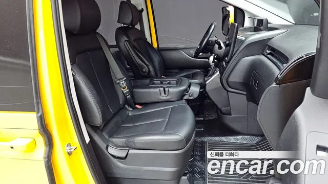 Hyundai Staria 2022 Желтый из Кореи, фото 2