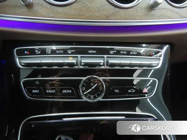 Mercedes-Benz E-Class W213 2019 Черный из Кореи, фото 2