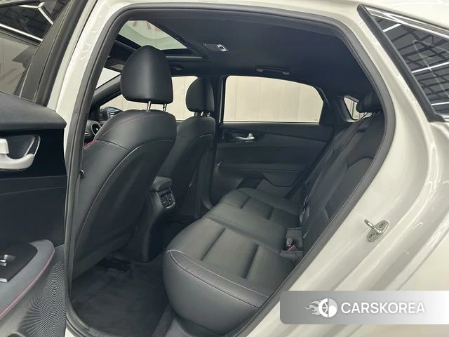 Kia K3 2021 Белый из Китая, фото 2