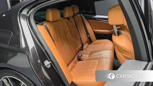 BMW 5 Series (G30) 2021 Серый из Кореи, фото 2