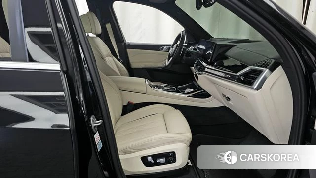 BMW X7 (G07) 2023 Черный из Кореи, фото 2