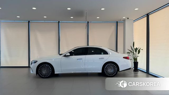 Mercedes-Benz E-Class W214 2026 Белый из Кореи, фото 2
