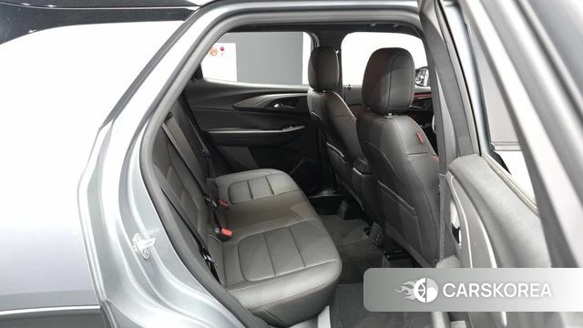Chevrolet (GM Daewoo) The New Trail Blazer 2024 Серебряный из Кореи, фото 2