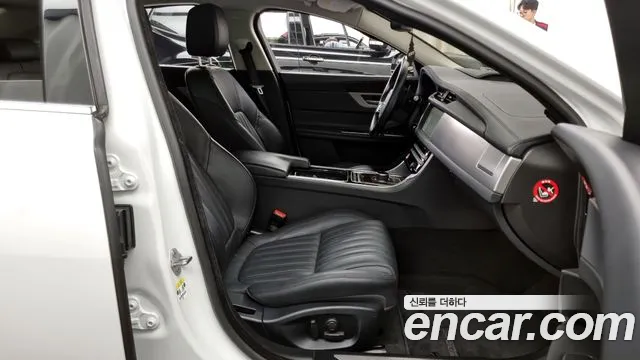 Jaguar XF (X260) 2018 Белый из Кореи, фото 2