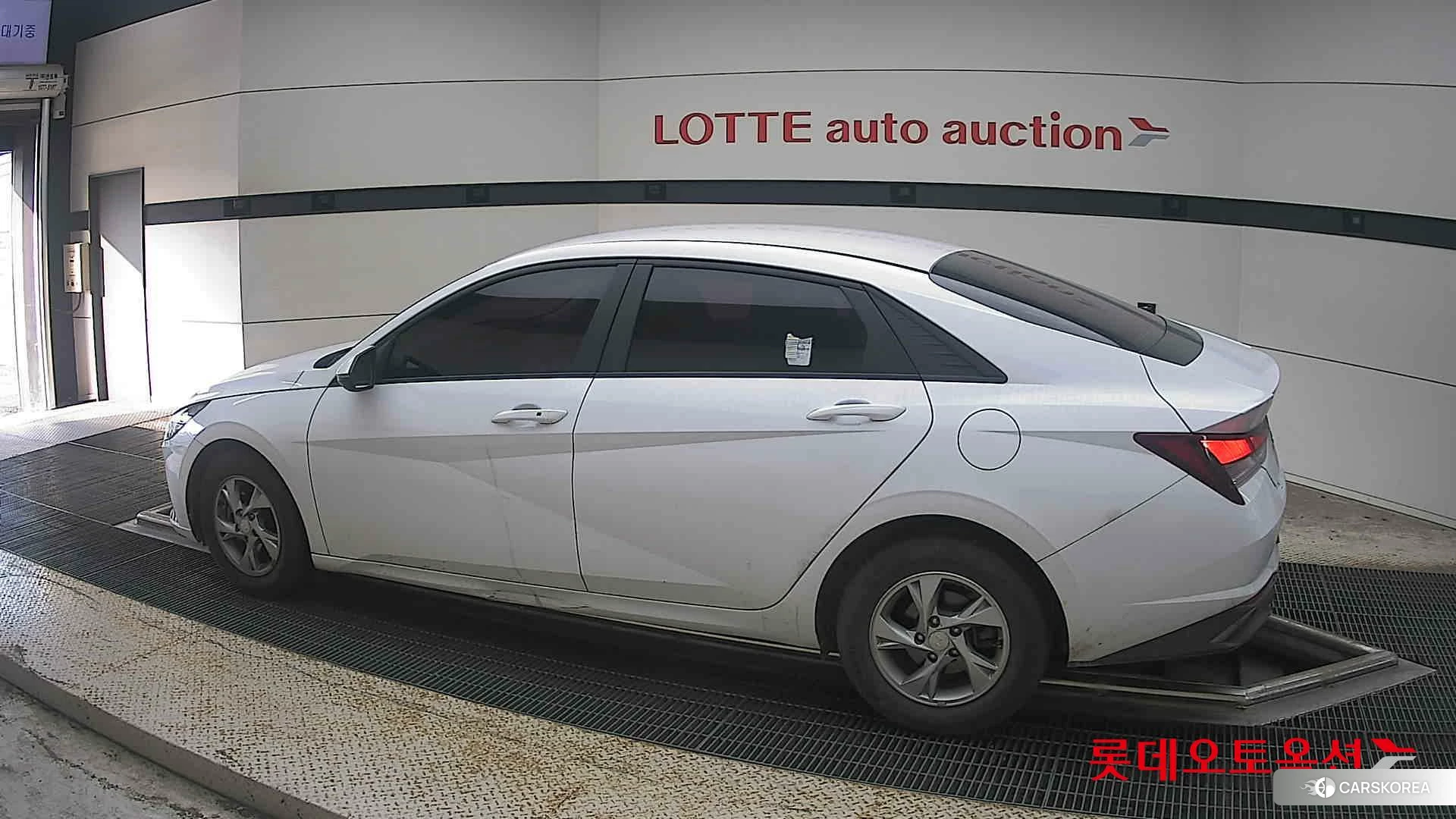 Hyundai Avante 2021 Polar White из Кореи, фото 2