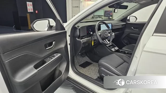 Hyundai Kona (SX2) 2023 Белый из Кореи, фото 2