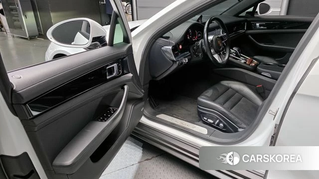 Porsche Panamera (971) 2018 Белый из Кореи, фото 2