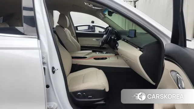 Genesis GV70 2021 Белый из Кореи, фото 2