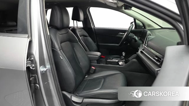 Kia Sportage 5th Generation 2022 Серебристо-серый из Кореи, фото 2