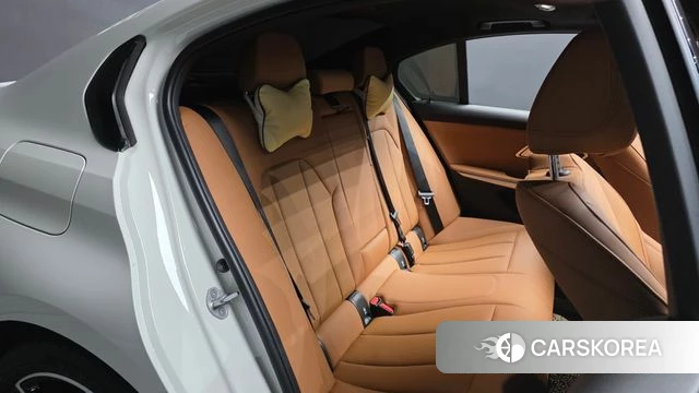 BMW 3 Series (G20) 2023 Белый из Кореи, фото 2