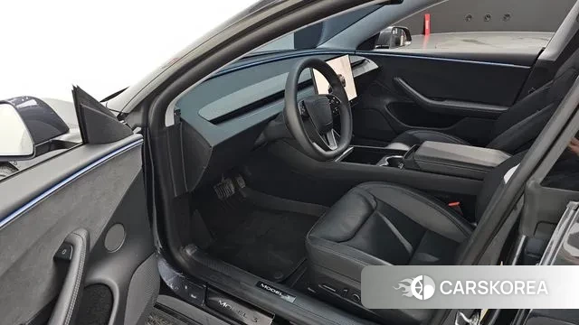 Tesla Model 3 2025 Серый из Кореи, фото 2
