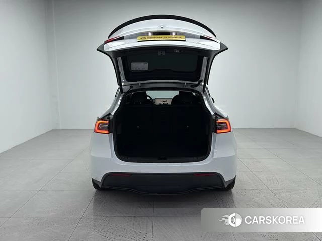 Tesla Model Y 2024 Белый из Китая, фото 2